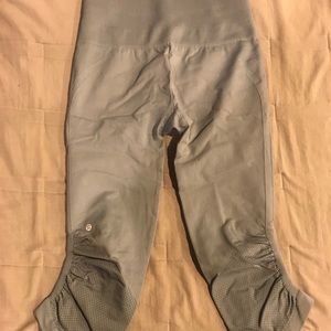 LuLuLemon Capri in grey